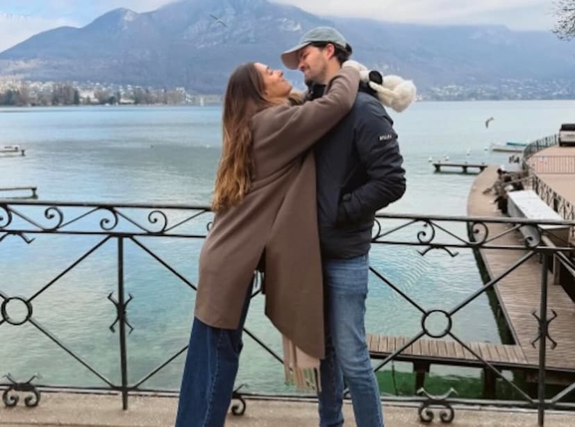 Ren Gómez anuncia su embarazo