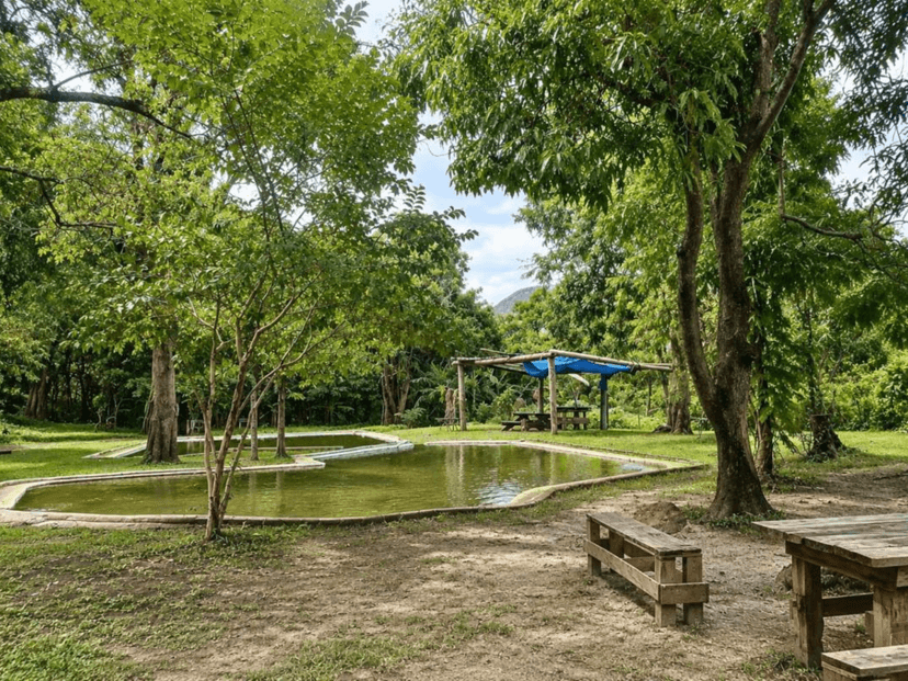 A solo 40 minutos de Guadalajara hay un parque para nadar, acampar y desconectarte
