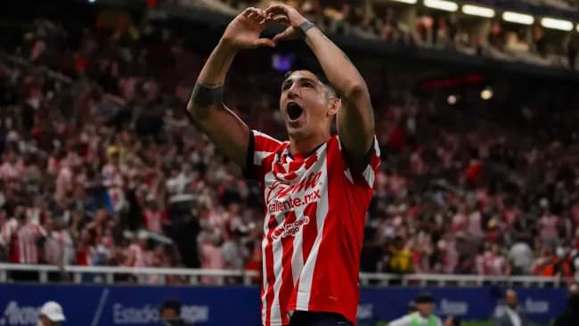 Alan Pulido se va de Guadalajara y apunta a Rayados