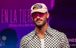 Alejandro Speitzer presenta fuerte problema de salud durante entrevista en vivo; se tuvo que retirar | VIDEO