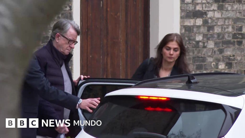 Arrestan al exembajador británico en EE.UU. Peter Mandelson bajo sospecha de mala conducta en un cargo público