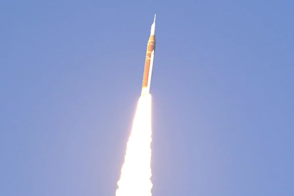 Artemis II despega y ya está en el espacio: la humanidad más cerca de volver a pisar la Luna