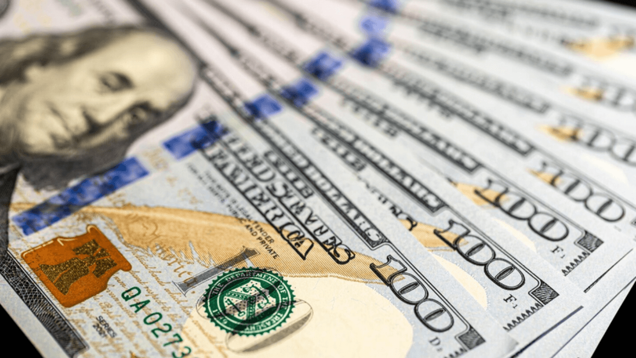 Ataques de Trump a la Reserva Federal podrían alimentar la inflación en EU y poner fin al dominio del dólar