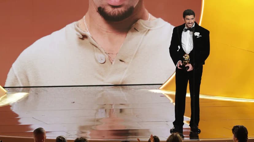 Bad Bunny arremete contra el ICE en los Grammy: ‘No somos salvajes, somos humanos y americanos’