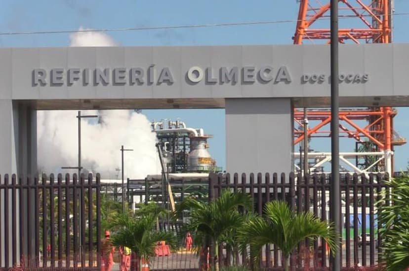 ¡Balazos, no abrazos! Reportan balacera en refinería de Dos Bocas