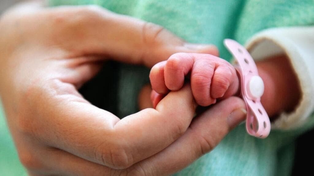 ¿Beneficios por tener hijos? Francia y su combate a la baja natalidad