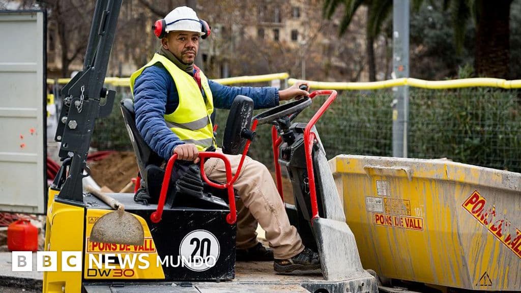 "Cambiará la vida de mucha gente (...) y los españoles también se beneficiarán": el alivio de los migrantes indocumentados a los que España dará residencia temporal