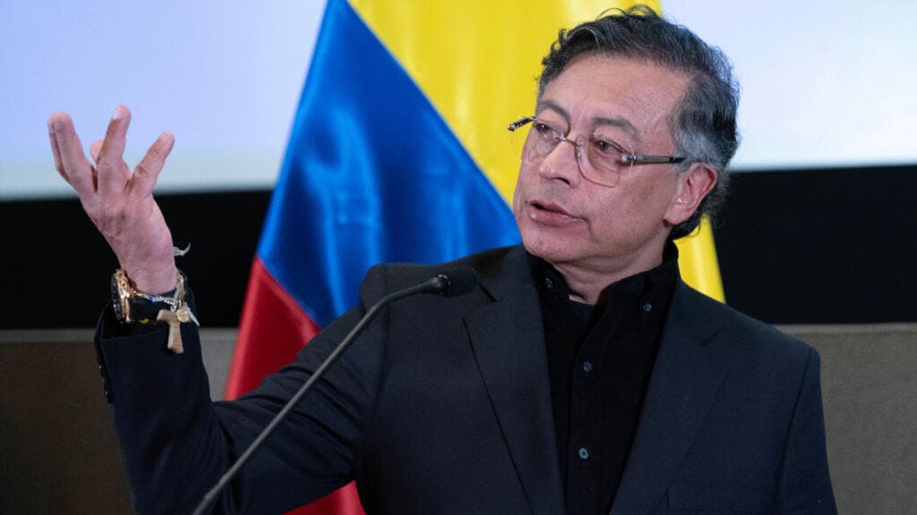 Colombia: Petro acepta que una comisión investigue posibles vínculos del ELN con el narcotráfico