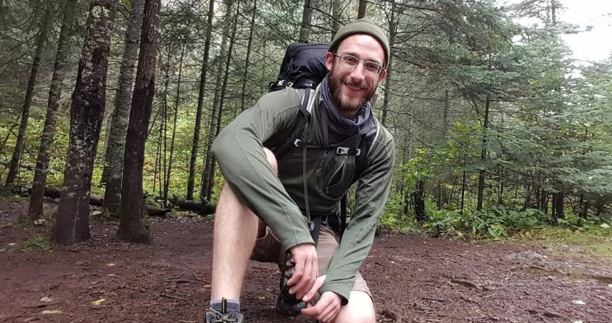 Cómo el asesinato de un enfermero querido por muchos puso a Trump contra las cuerdas