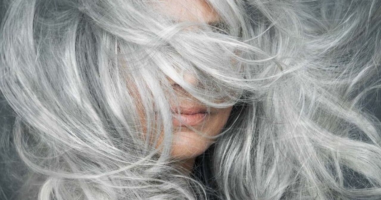 Copper Blonde: El tono perfecto para esconder las canas