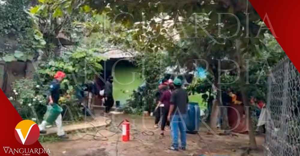 Cortocircuito desata incendio de una vivienda en Platón Sánchez