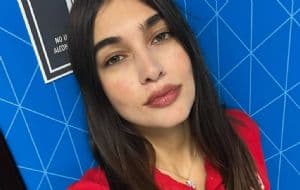 Cuánto mide realmente la cajera de Oxxo más bella de México