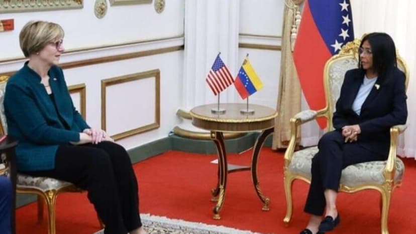 Delcy Rodríguez se reúne con la enviada de Trump para Venezuela