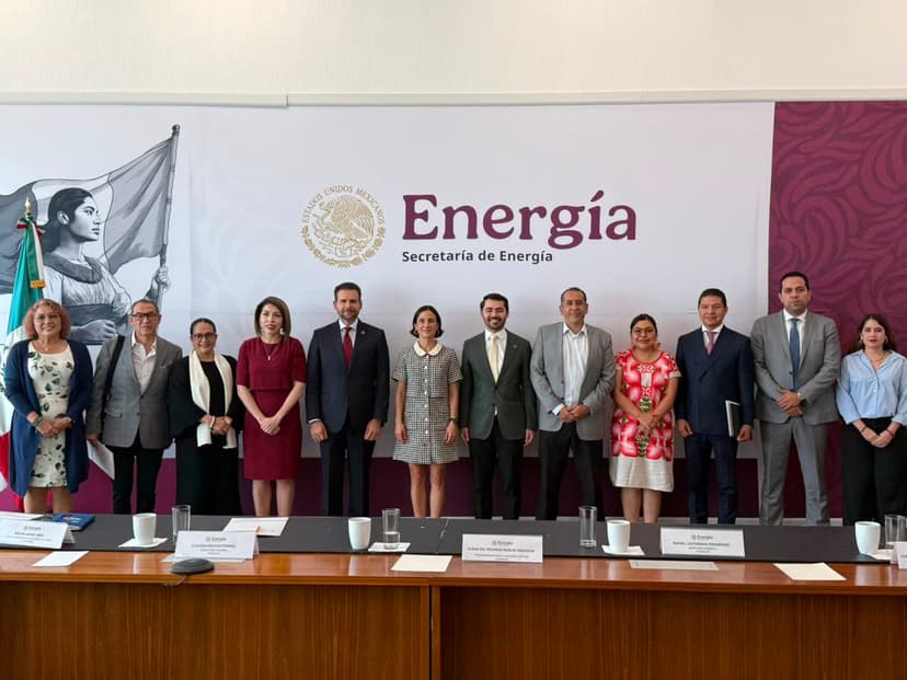 Descarbonización autotransporte México: Alianza Sener y Canacar