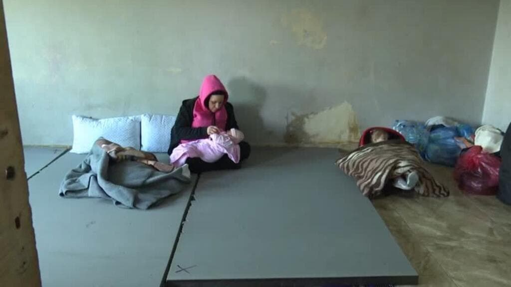 Desplazados en Líbano intentan vivir con normalidad en medio de los ataques