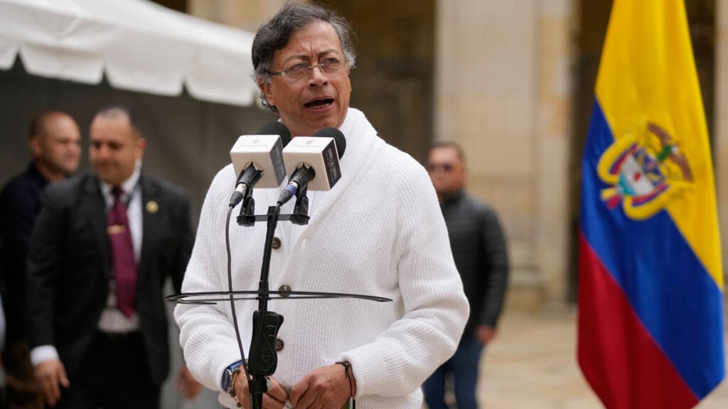 Diferencias entre Colombia y Ecuador llegarán a tribunales: Petro anuncia demanda contra Noboa