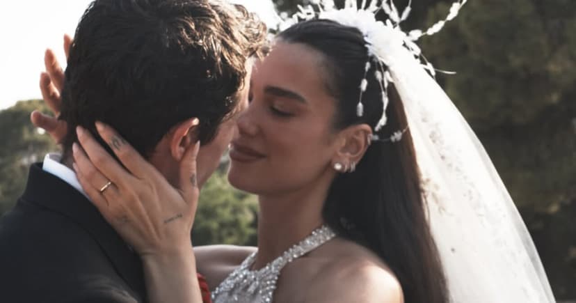 Dua Lipa comparte las primeras fotos de su boda con Callum Turner y su vestido Chanel Haute Couture