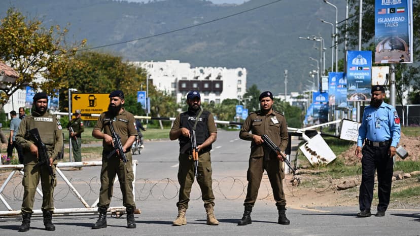 EE. UU. e Irán advierten que están listos para la guerra mientras las conversaciones de paz están en el limbo