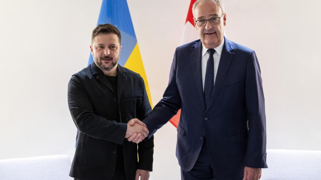 El G7 gira en torno a Ucrania mientras Zelenski aguarda su encuentro con Trump