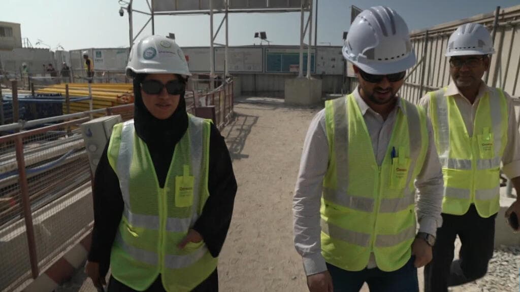 El giro de los Emiratos Árabes hacia el empleo nacional