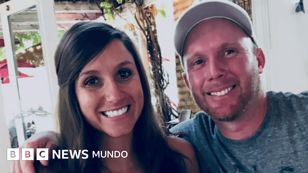 El juicio en EE.UU. a una mujer que escribió un libro sobre la muerte de su esposo y después fue acusada de haberlo asesinado