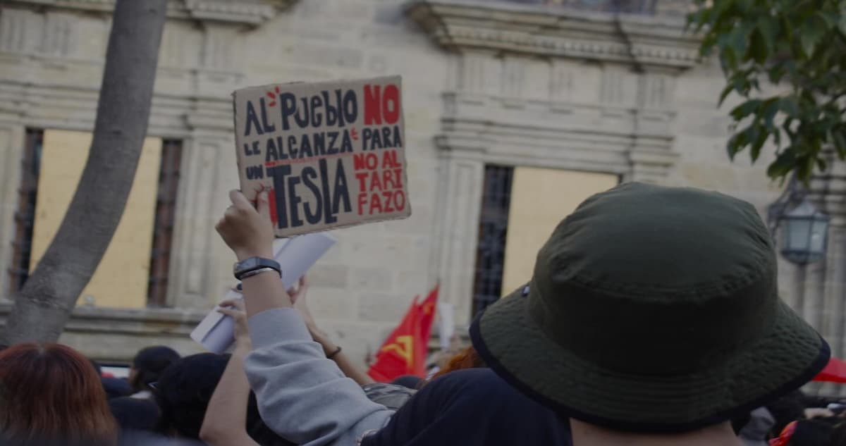 El tarifazo en Jalisco se ensaña con los pobres y deja millones a un banco con quejas