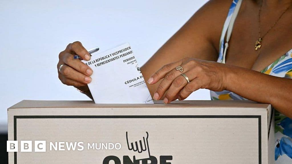 Elecciones en Perú: los primeros resultados dan ventaja al ultraconservador López Aliaga en una disputada pugna por definir quién avanza a segunda vuelta