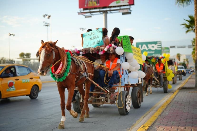 En Torreón todavía había quienes transportaban basura y escombro en carretas con burros y caballos. Ahora usarán vehículos con motor