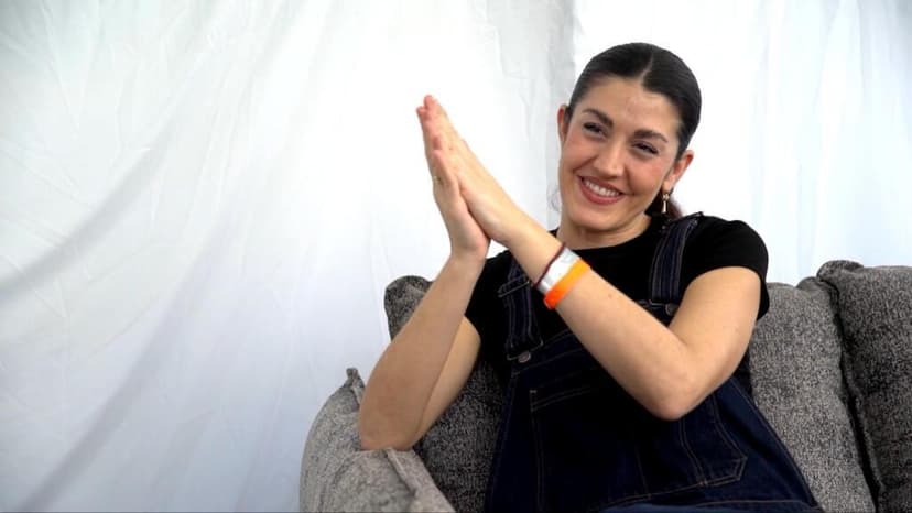 Entrevista con Queralt Lahoz, una cantautora con emociones a flor de piel