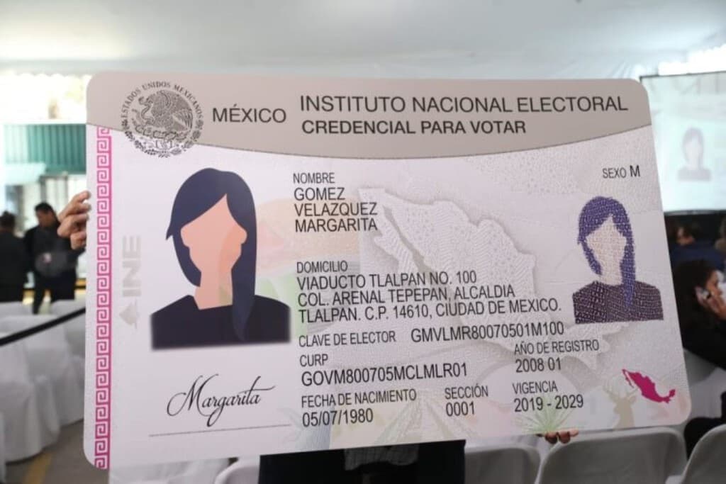 Es la credencial más usada en México y ahora podrá incluir nuevos datos: esto prepara el INE para 2026