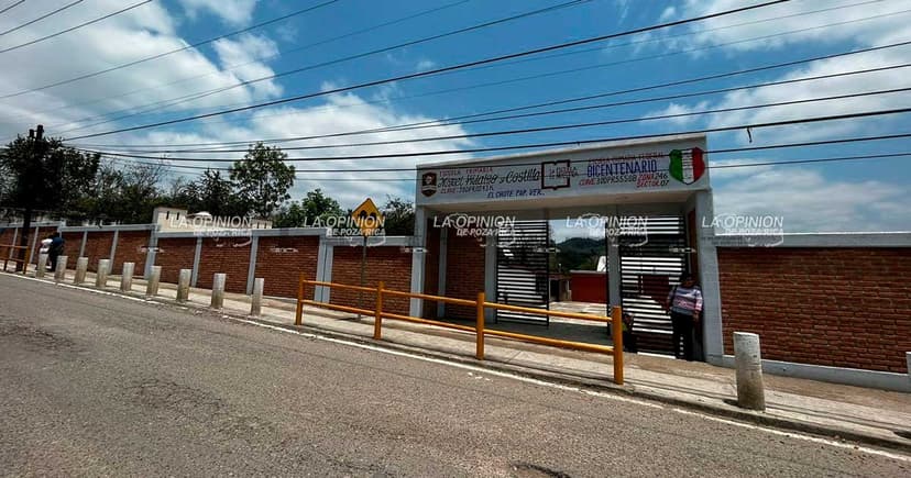 Escuela convertida en centro de vicio