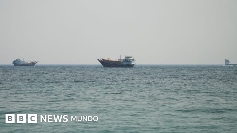 Estados Unidos lanza nuevos ataques mientras Irán cierra el estrecho de Ormuz