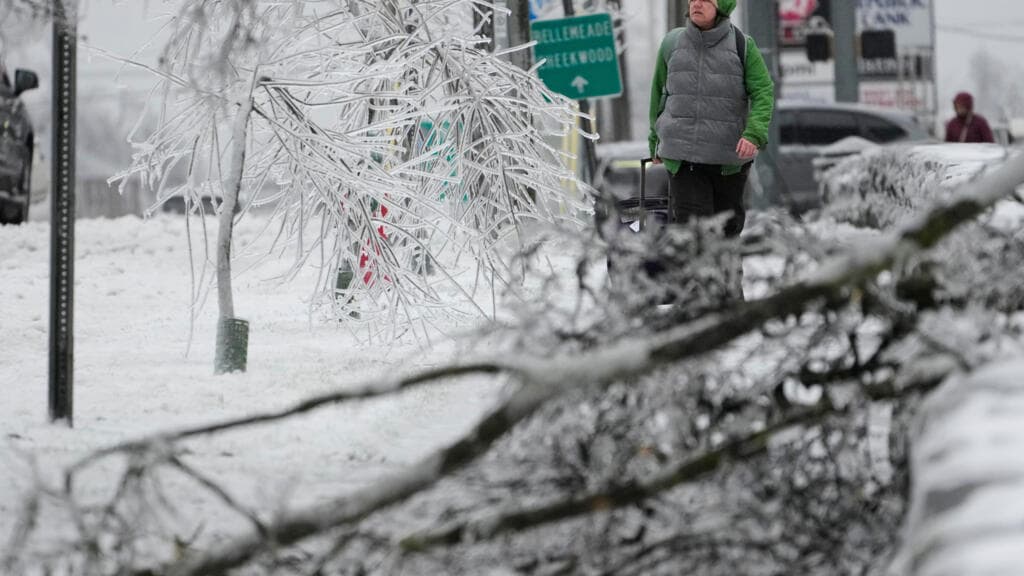 Fallas eléctricas se multiplican en el sur de EE. UU. como consecuencia de la tormenta invernal