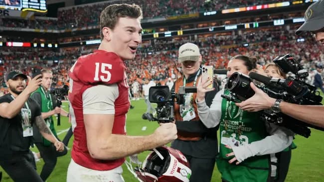 Fernando Mendoza guía a los Indiana Hoosiers a su primer título nacional