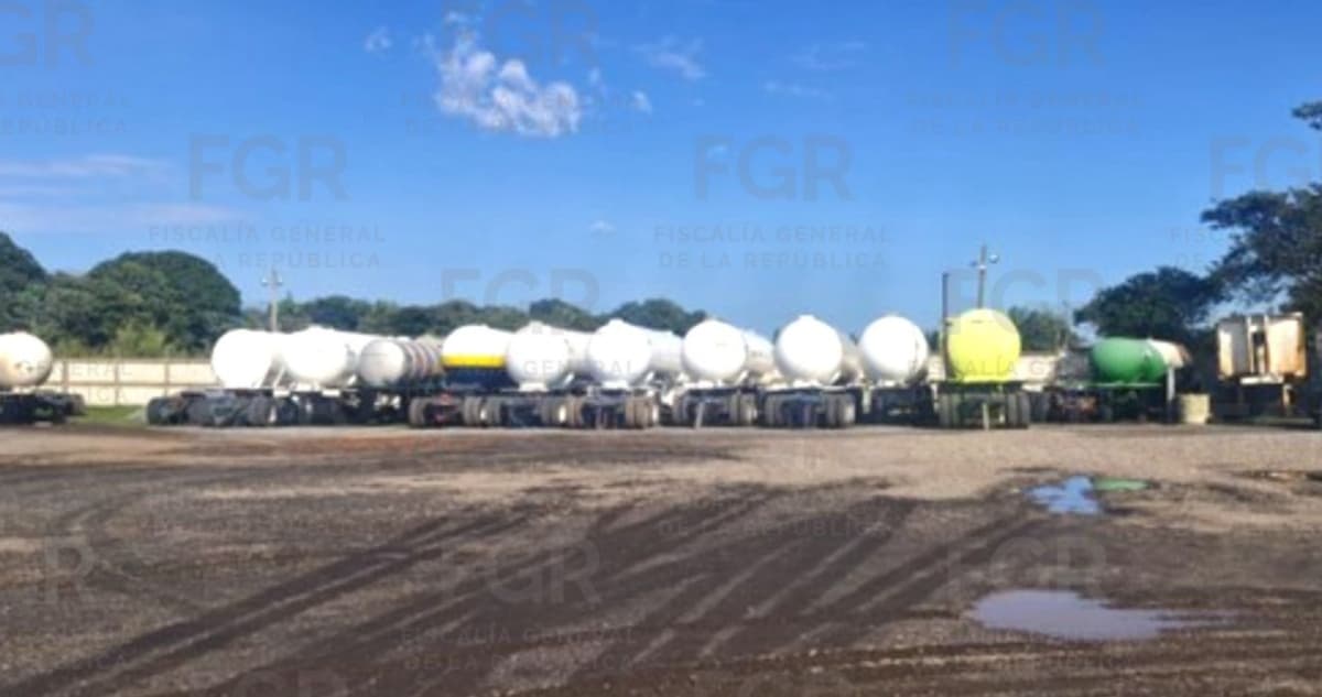 FGR desarma red de huachicol: 149 vehículos, 25 depósitos, 17 tanques, 82 mil litros