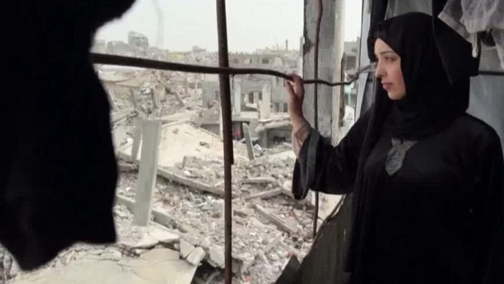 Franja de Gaza: algunos gazatíes buscan salir mientras otros esperan regresar