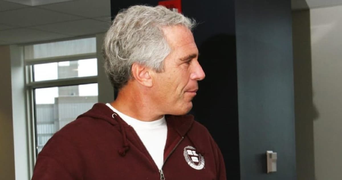 Gobierno de EU retira fotos sin censura del caso Epstein ante quejas de las víctimas