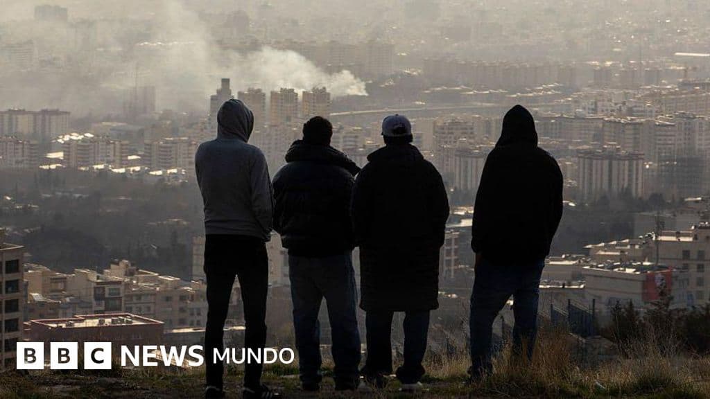 "Incluso el silencio es aterrador": el doble miedo que enfrentan los iraníes por la represión del régimen y los ataques aéreos de EE.UU. e Israel