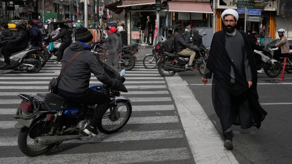 Irán intensifica la represión en medio de posibles conversaciones nucleares con EE. UU.