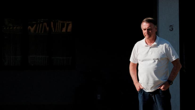 Jair Bolsonaro supera con éxito su cirugía y apoya la candidatura presidencial de su hijo