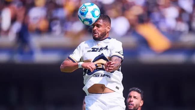 José Caicedo, de Pumas, cierra sus redes sociales tras abucheos en Ciudad Universitaria