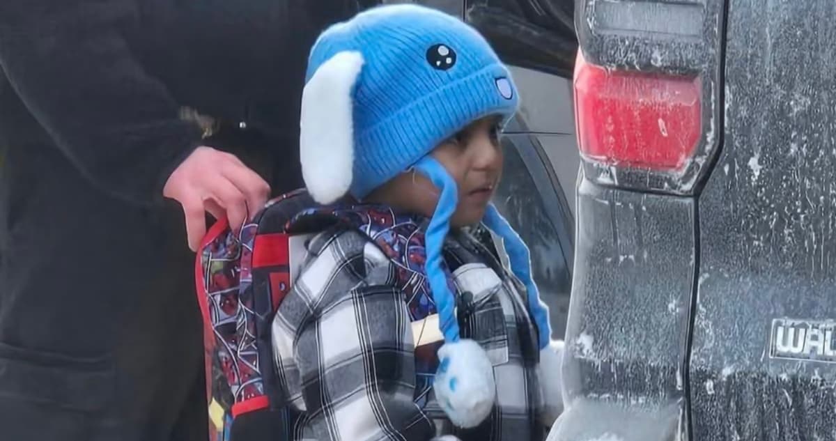 Juez bloquea deportación de niño de 5 años y su padre, detenidos por ICE en Minnesota