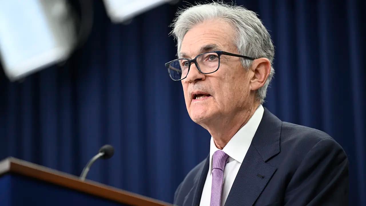 La Fed no prevé que su próximo movimiento sea un alza de tasa: Powell