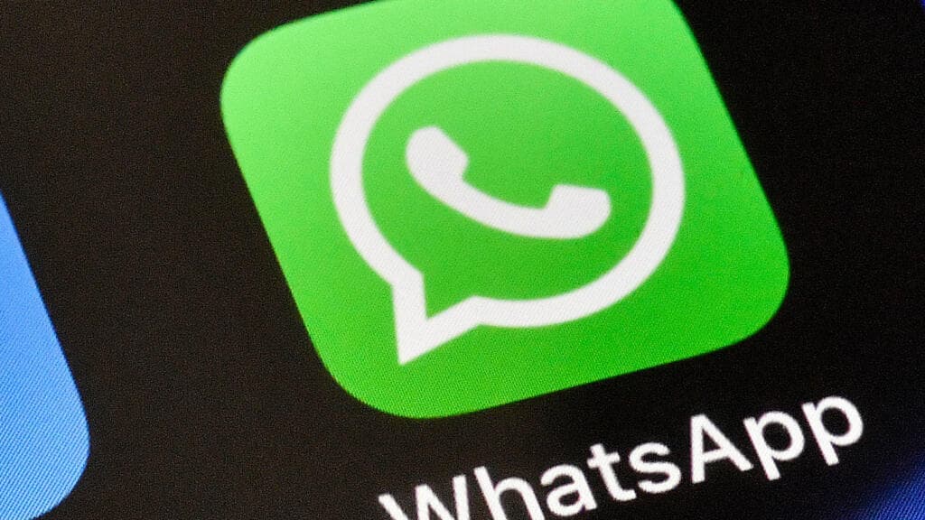 La UE exige a Meta abrir WhatsApp a chatbots rivales y amenaza con multas millonarias