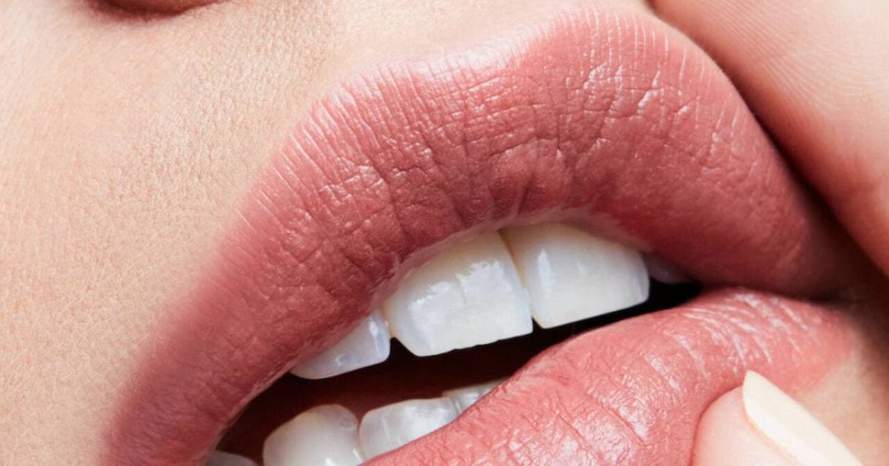 Labios difuminados: paso a paso para lograr volumen en segundos