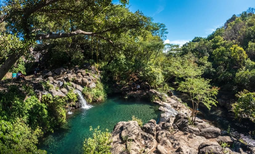 Las Tinajas de Santa Isabel, donde el agua nace de la roca
