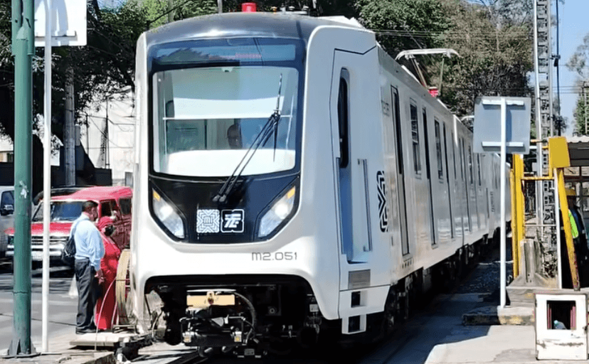 Los nuevos vagones blancos del Tren Ligero causan euforia; renovación por el Mundial