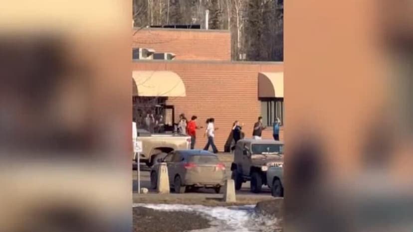 Luto en Canadá por atentado suicida en una escuela de Columbia