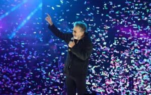 Manuel Mijares conquista al público del Auditorio Nacional