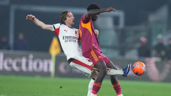 Milan deja escapar triunfo ante la Roma y se aleja del liderato